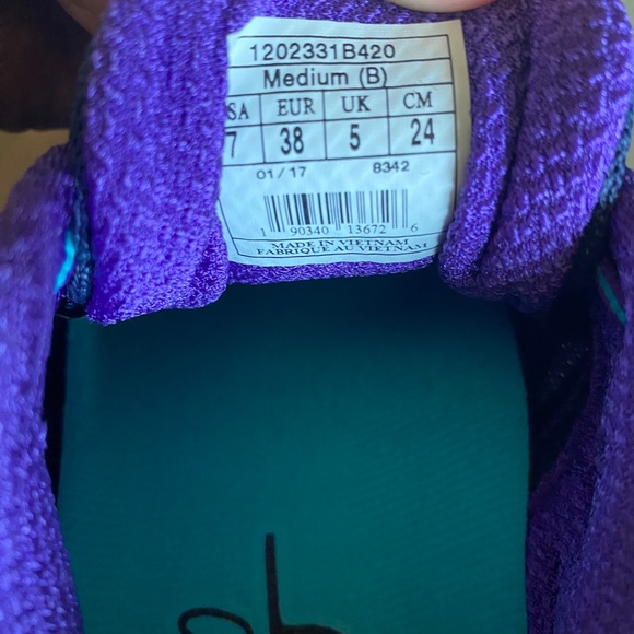 Brooks Women's Cascade Trail Running Shoes - Picture 6 of 10